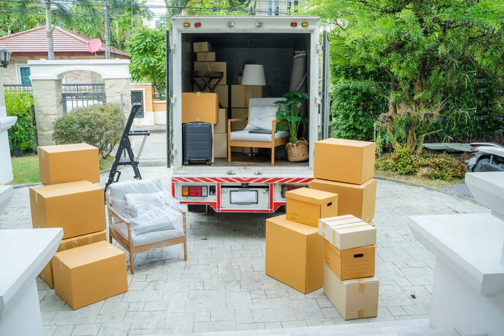 Villa Movers in Emirates Hills​